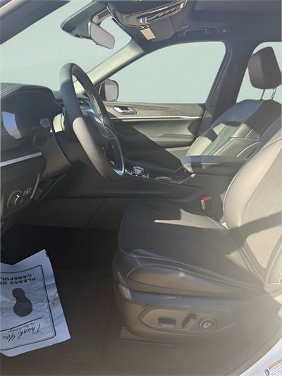 2026 Jeep Grand Cherokee Laredo