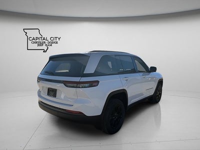 2026 Jeep Grand Cherokee Laredo
