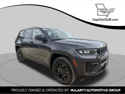 2026 Jeep Grand Cherokee Laredo Altitude