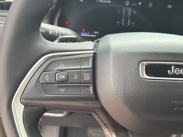 2026 Jeep Grand Cherokee Laredo Altitude