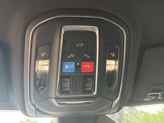 2026 Jeep Grand Cherokee Laredo Altitude