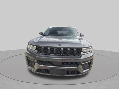 2026 Jeep Grand Cherokee Laredo Altitude