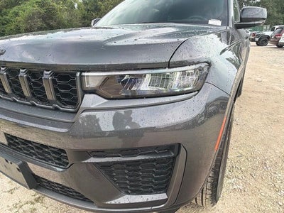 2026 Jeep Grand Cherokee Laredo Altitude