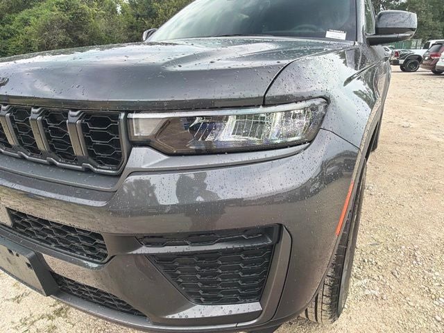 2026 Jeep Grand Cherokee Laredo Altitude