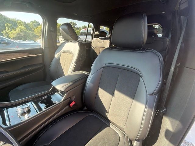 2026 Jeep Grand Cherokee L Altitude