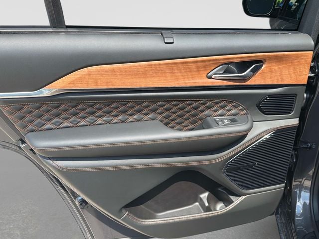 2026 Jeep Grand Cherokee L Summit