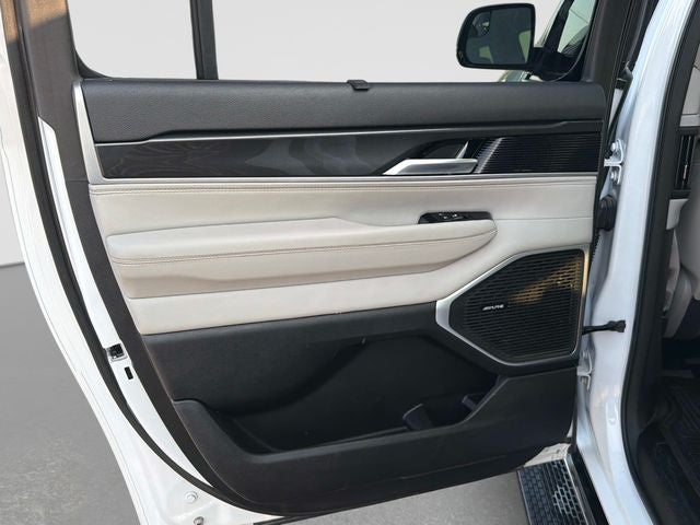2023 Jeep Wagoneer L Base