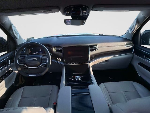 2023 Jeep Wagoneer L Base