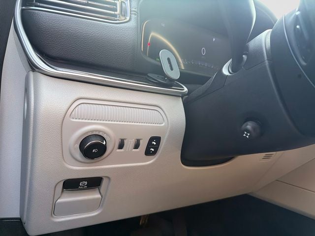 2023 Jeep Wagoneer L Base