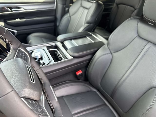 2026 Jeep Grand Wagoneer L 4x4