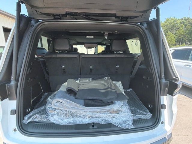 2026 Jeep Grand Wagoneer Upland