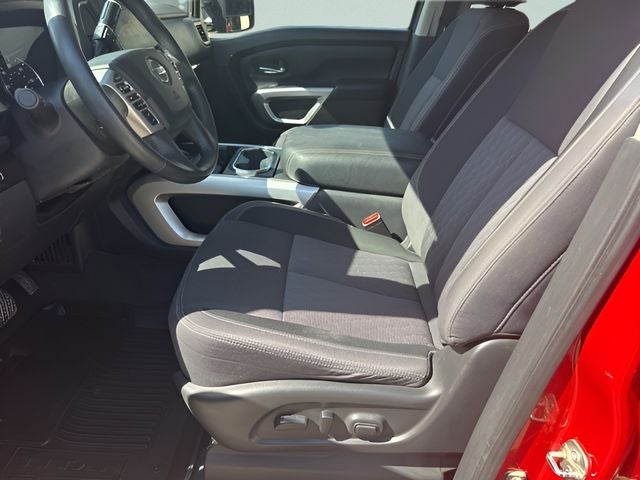 2022 Nissan Titan SV