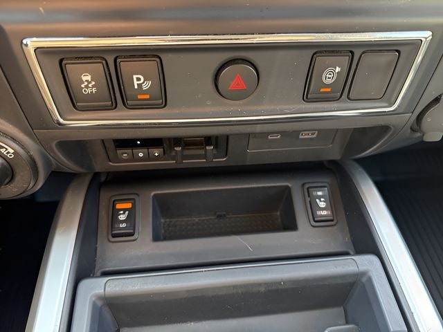 2022 Nissan Titan SV