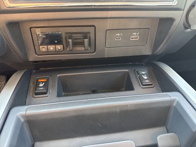 2022 Nissan Titan SV