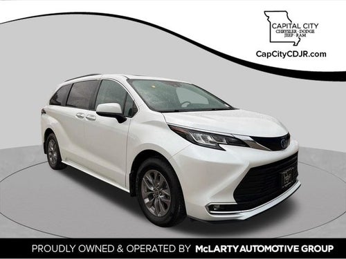 2022 Toyota Sienna XLE 8 Passenger