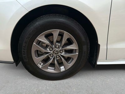 2022 Toyota Sienna XLE 8 Passenger