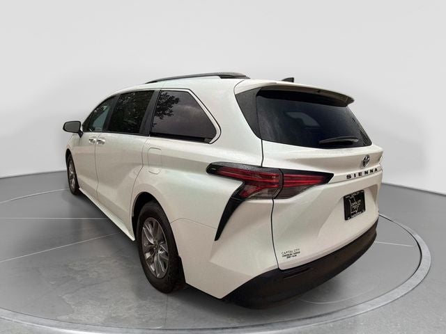 2022 Toyota Sienna XLE 8 Passenger