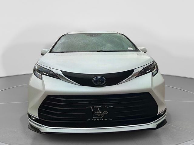 2022 Toyota Sienna XLE 8 Passenger
