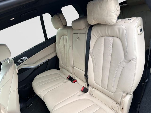 2021 BMW X7 M50i