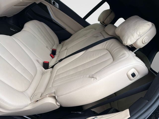 2021 BMW X7 M50i