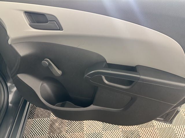 2016 Chevrolet Sonic LS