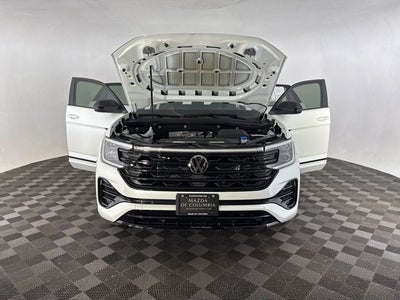 2025 Volkswagen Atlas Cross Sport 2.0T SEL R-Line Black