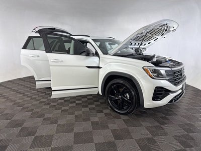 2025 Volkswagen Atlas Cross Sport 2.0T SEL R-Line Black