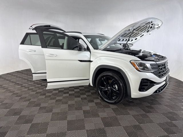 2025 Volkswagen Atlas Cross Sport 2.0T SEL R-Line Black