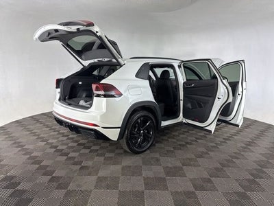 2025 Volkswagen Atlas Cross Sport 2.0T SEL R-Line Black