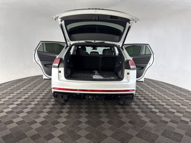 2025 Volkswagen Atlas Cross Sport 2.0T SEL R-Line Black