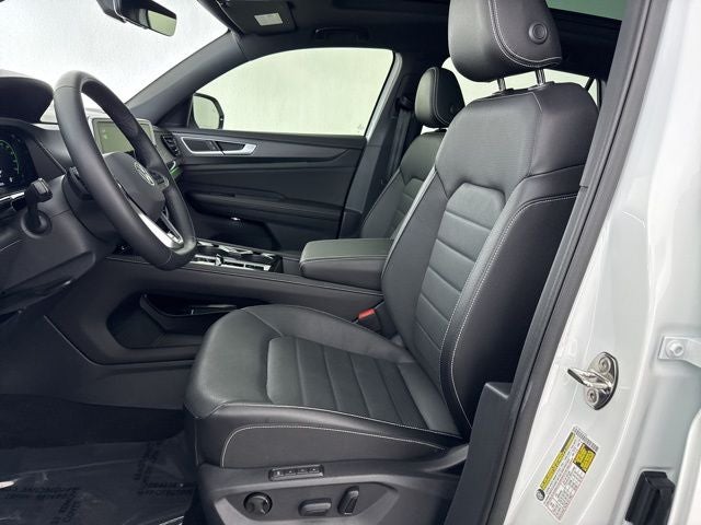 2025 Volkswagen Atlas Cross Sport 2.0T SEL R-Line Black