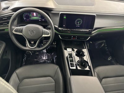 2025 Volkswagen Atlas Cross Sport 2.0T SEL R-Line Black