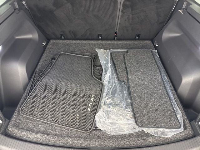 2025 Volkswagen Atlas Cross Sport 2.0T SEL R-Line Black