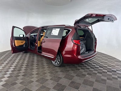 2023 Chrysler Pacifica Hybrid Pinnacle