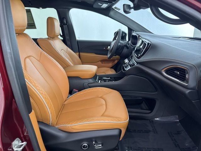 2023 Chrysler Pacifica Hybrid Pinnacle