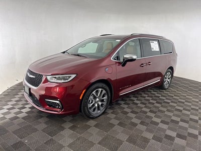 2023 Chrysler Pacifica Hybrid Pinnacle