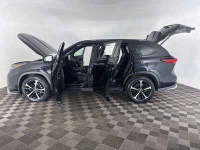 2022 Toyota Highlander XSE
