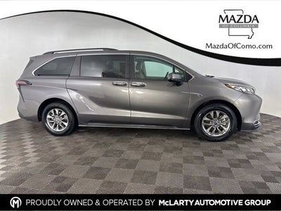 2024 Toyota Sienna XLE