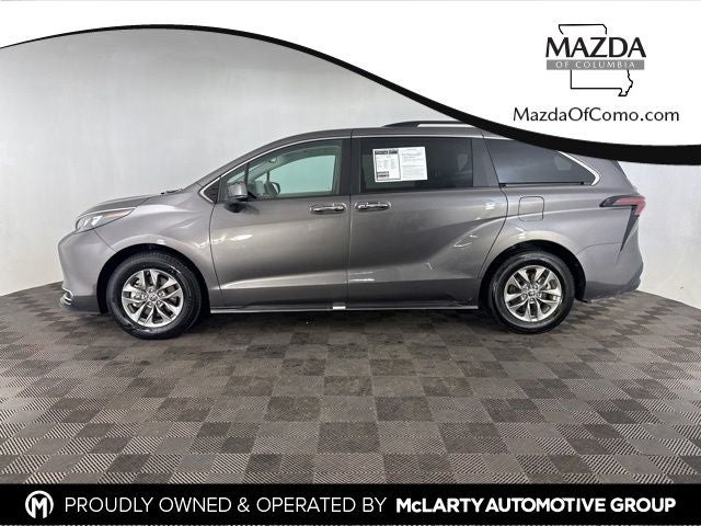 2024 Toyota Sienna XLE