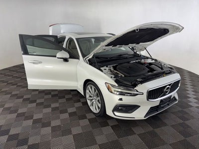 2020 Volvo S60 T5 Momentum