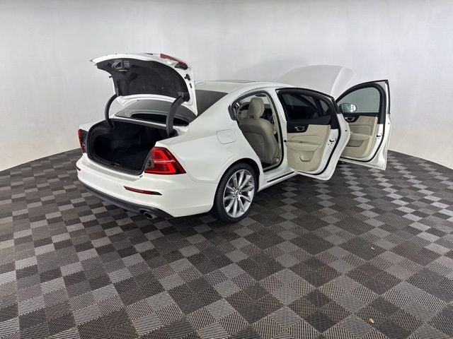 2020 Volvo S60 T5 Momentum