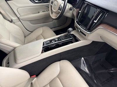 2020 Volvo S60 T5 Momentum