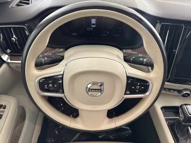 2020 Volvo S60 T5 Momentum