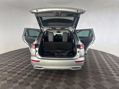 2023 Mitsubishi Outlander SE