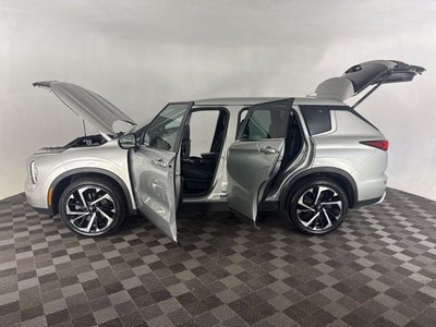 2023 Mitsubishi Outlander SE