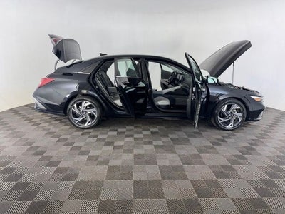 2024 Hyundai Elantra Limited