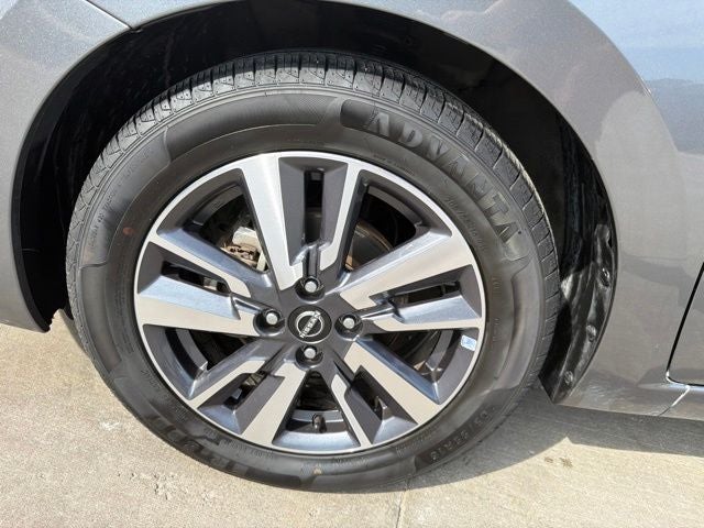 2024 Nissan Versa 1.6 SV