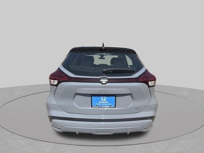 2023 Nissan Kicks SR