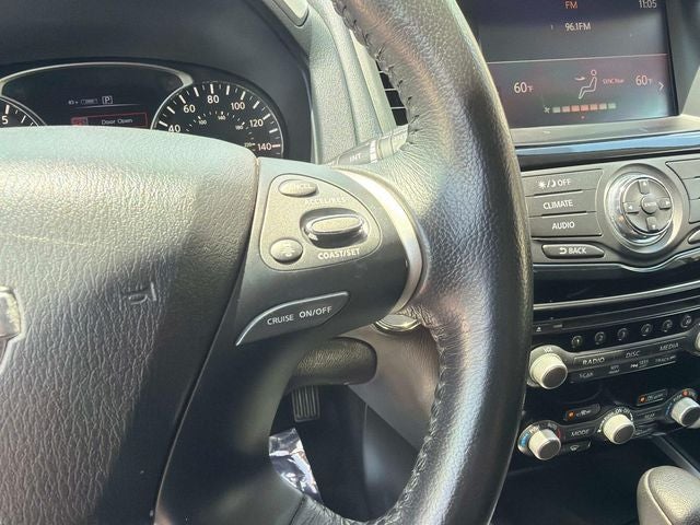 2020 Nissan Pathfinder SV