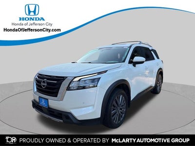 2023 Nissan Pathfinder SL